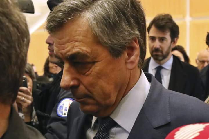France : 5 ans de prison pour François FILLON, ancien premier ministre français.