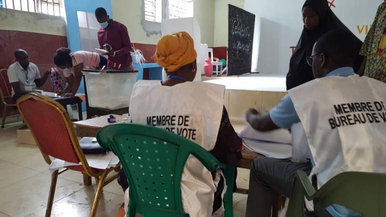 Guinée : À Coyah, des électeurs empêchés de voter, expriment leur colère.