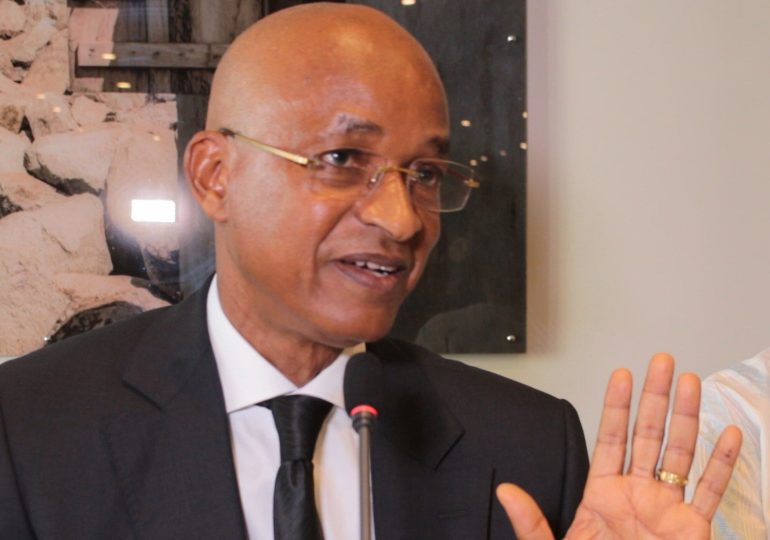 Guinée : Après s'être autoproclamé élu, Cellou Dalein Diallo accuse Alpha Condé de meurtre.
