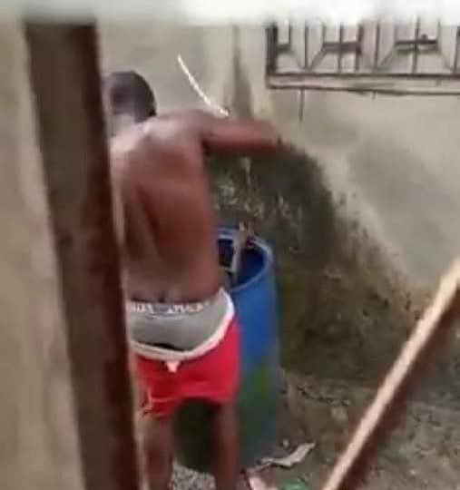 Cameroun : Les parents du jeune garçon torturé présentent leurs excuses.