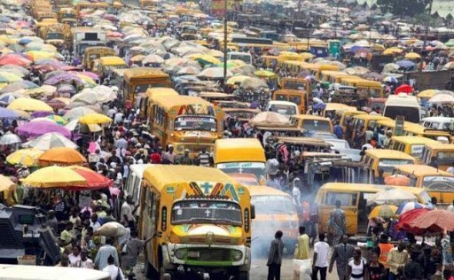 Cameroon : Yaoundé inhabitants undergoing  lessons  on  patience