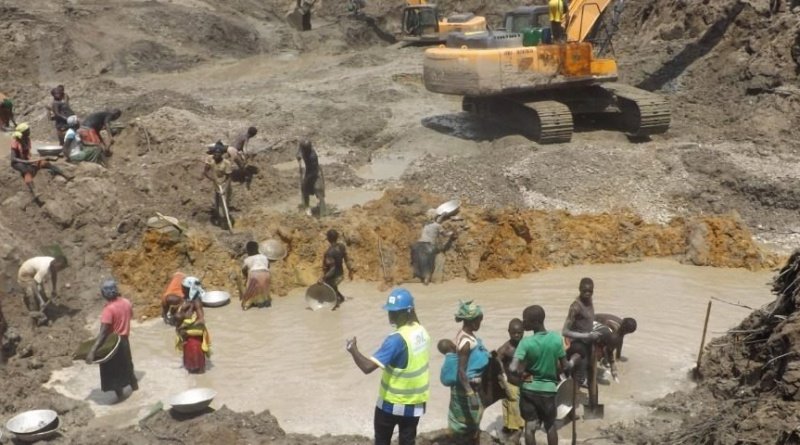 Economie : La Société Nationale des Mines sur le terrain du concret
