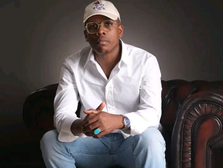 Arts Plastiques: Dans l'ecriture fondamentaliste de Maurice Mboa